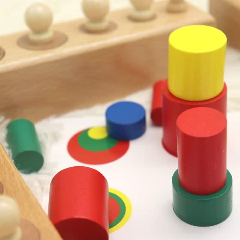 Jouet éducatif en bois coloré