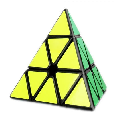 Rubik’s cube enfant pyramide magique