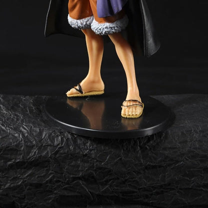 Figurine One Piece Luffy qui se touche la tête