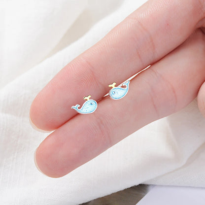 Clou d’oreille en forme de baleine bleu pour fille