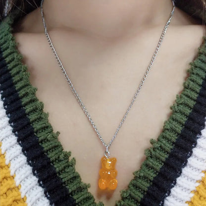 Collier en chaîne avec pendentif ours coloré