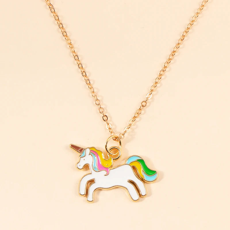 Collier en chaîne avec pendentif licorne