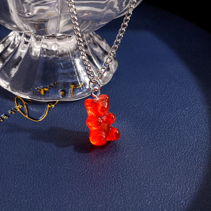 Collier en chaîne avec pendentif ours coloré