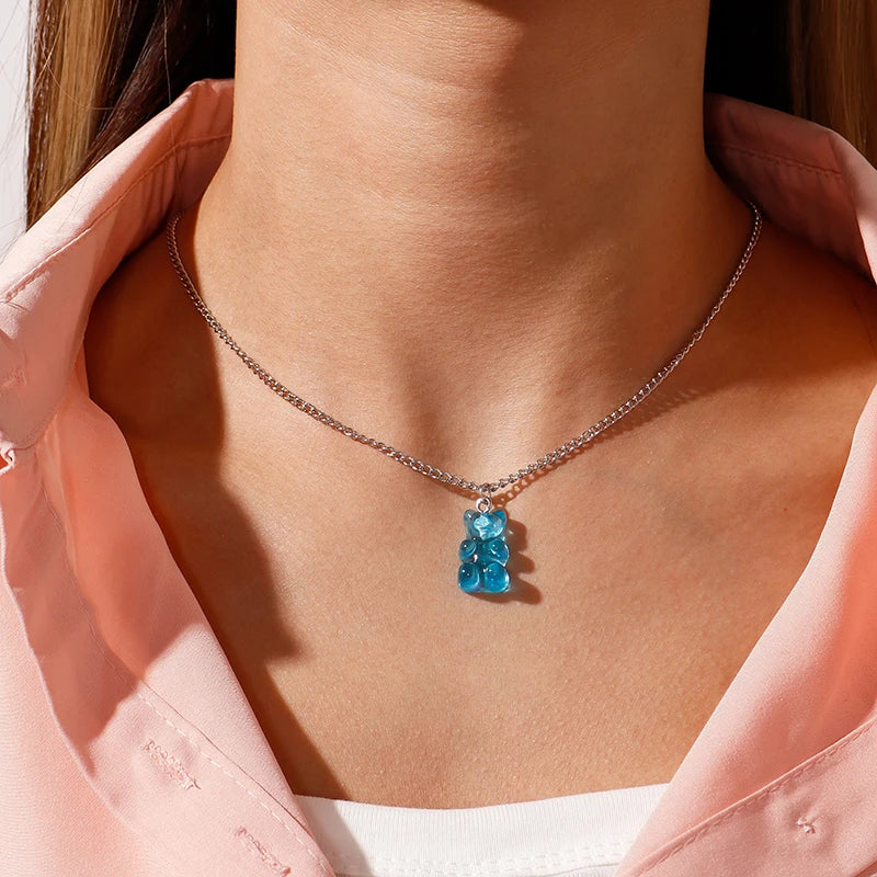 Collier en chaîne avec pendentif ours coloré