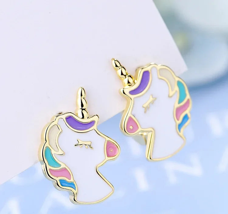 Clou d’oreille en forme de licorne pour fille