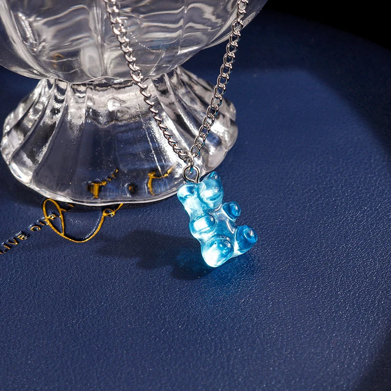 Collier en chaîne avec pendentif ours coloré