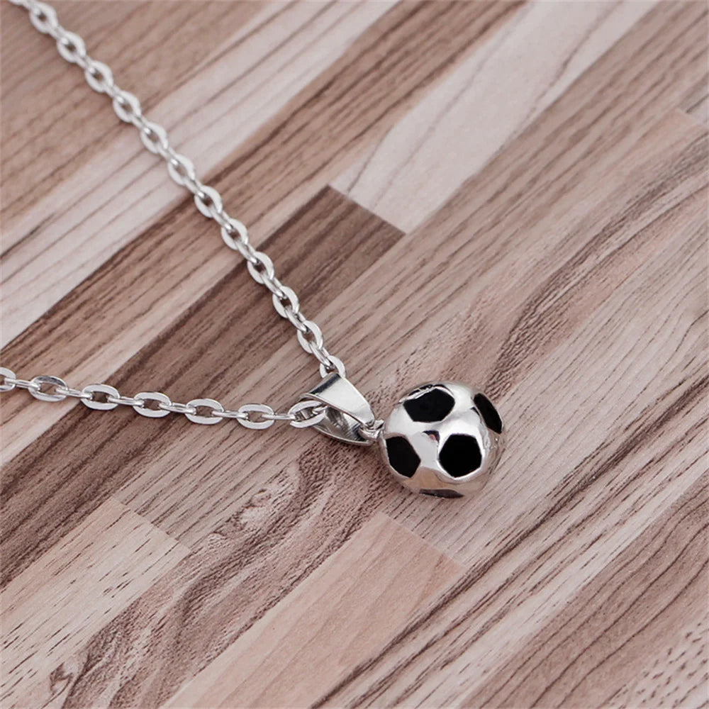 Collier en chaîne avec pendentif ballon pour enfant