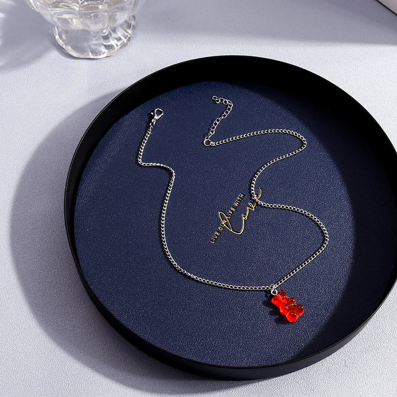 Collier en chaîne avec pendentif ours coloré