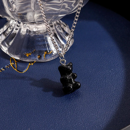Collier en chaîne avec pendentif ours coloré