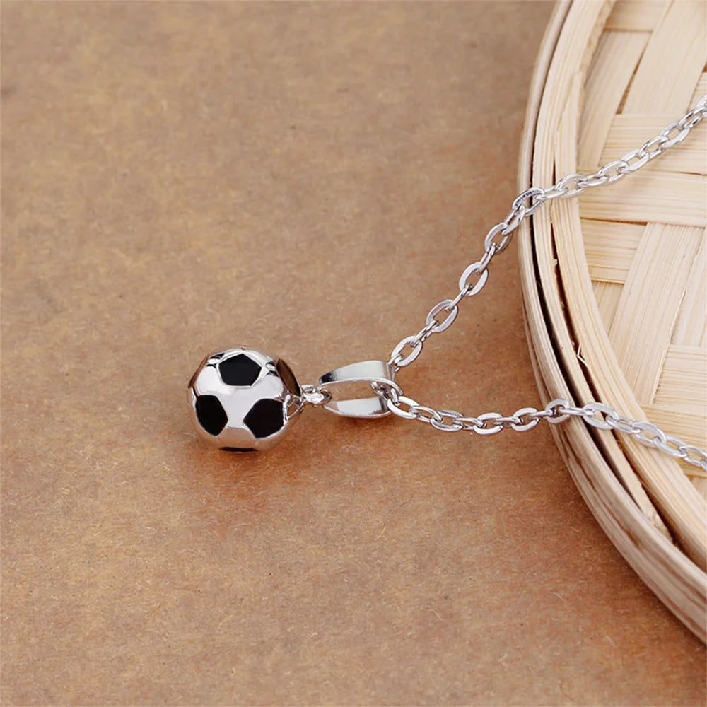 Collier en chaîne avec pendentif ballon pour enfant