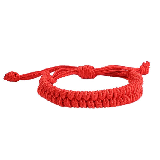 Bracelet en corde rouge tressée à la main