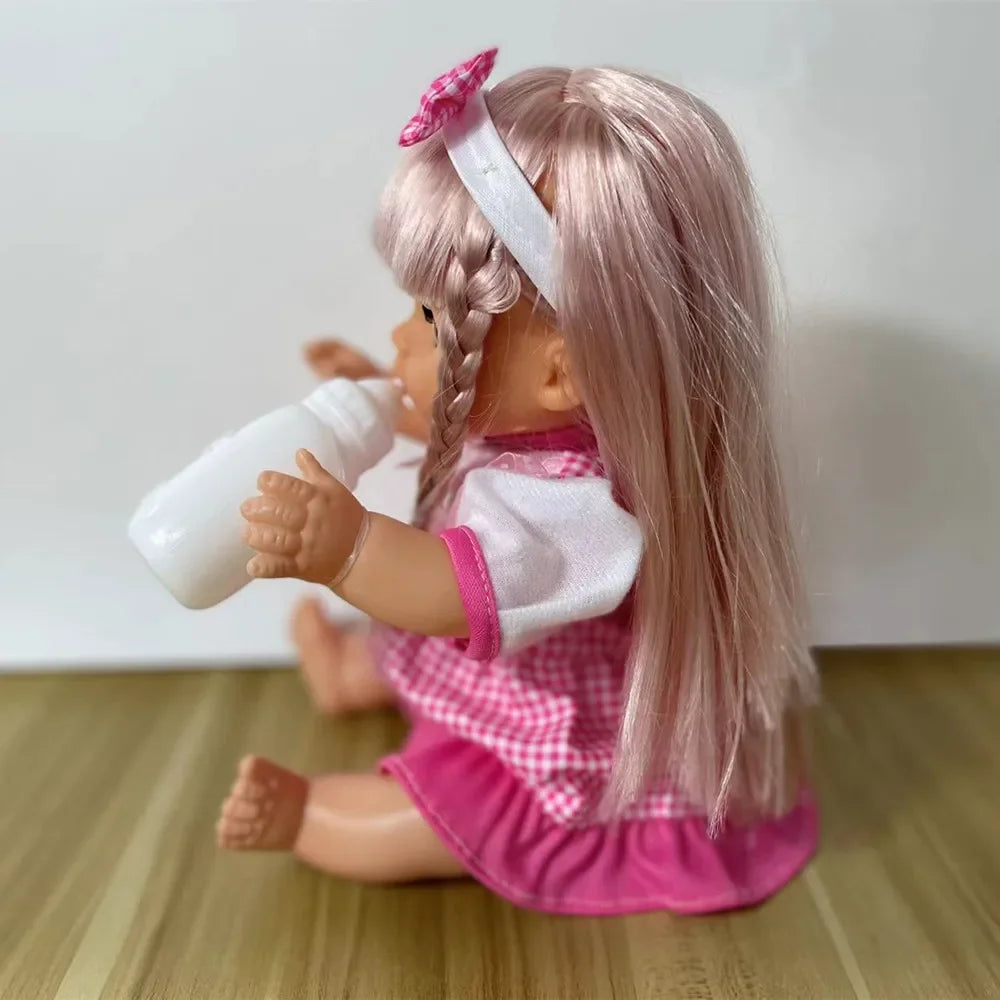 Poupée qui boit et fait pipi