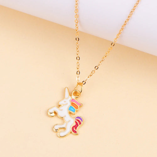 Collier en chaîne avec pendentif licorne