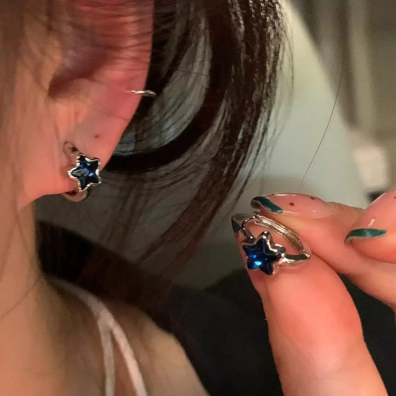 Boucle d’oreilles à motif étoile bleu cristal