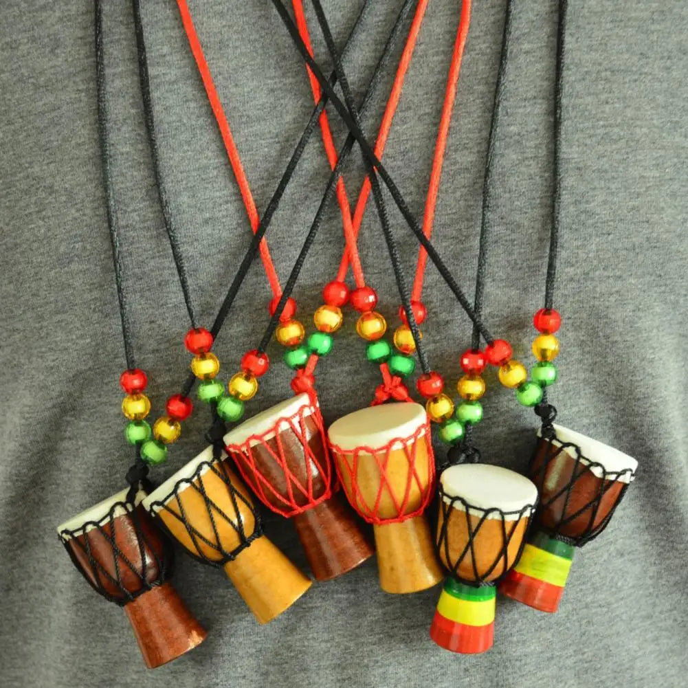 Collier ethnique avec pendentif tambour africain