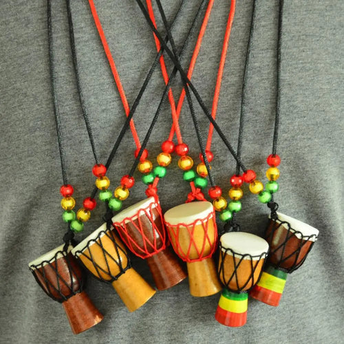 Collier ethnique avec pendentif tambour africain