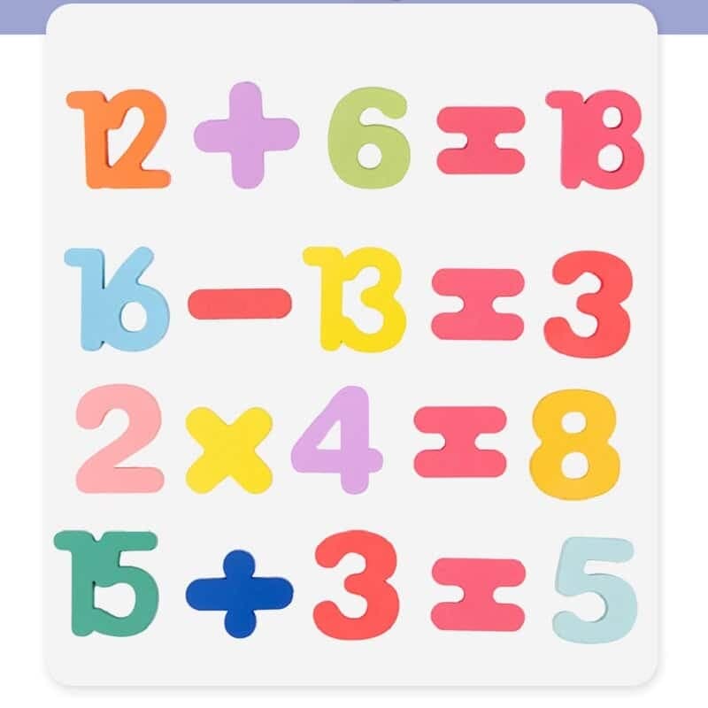 Planche de bois avec puzzle coloré alphabet et chiffre