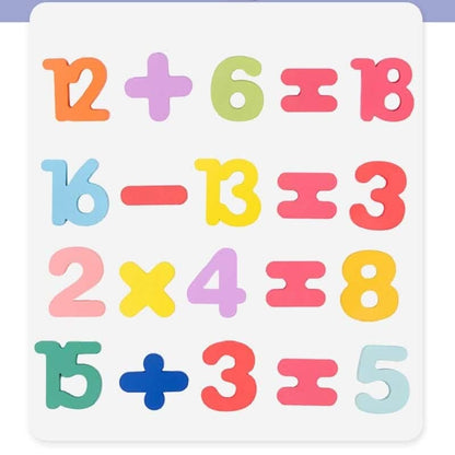 Planche de bois avec puzzle coloré alphabet et chiffre